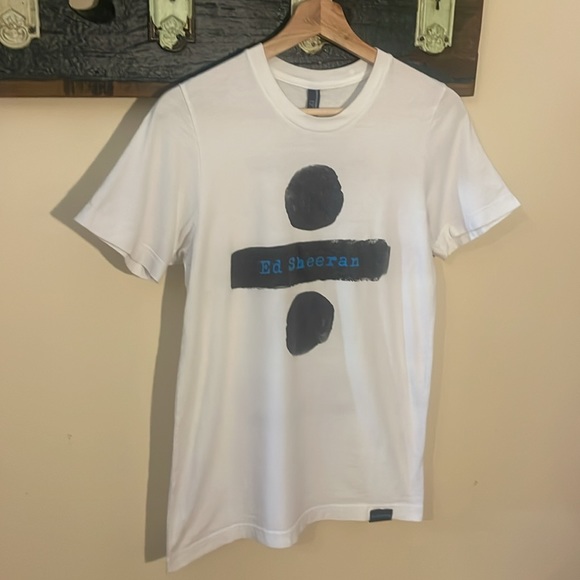 2/$30 Ed Sheeran Divide Tour Concert T-Shirt Size Small - Picture 8 of 16